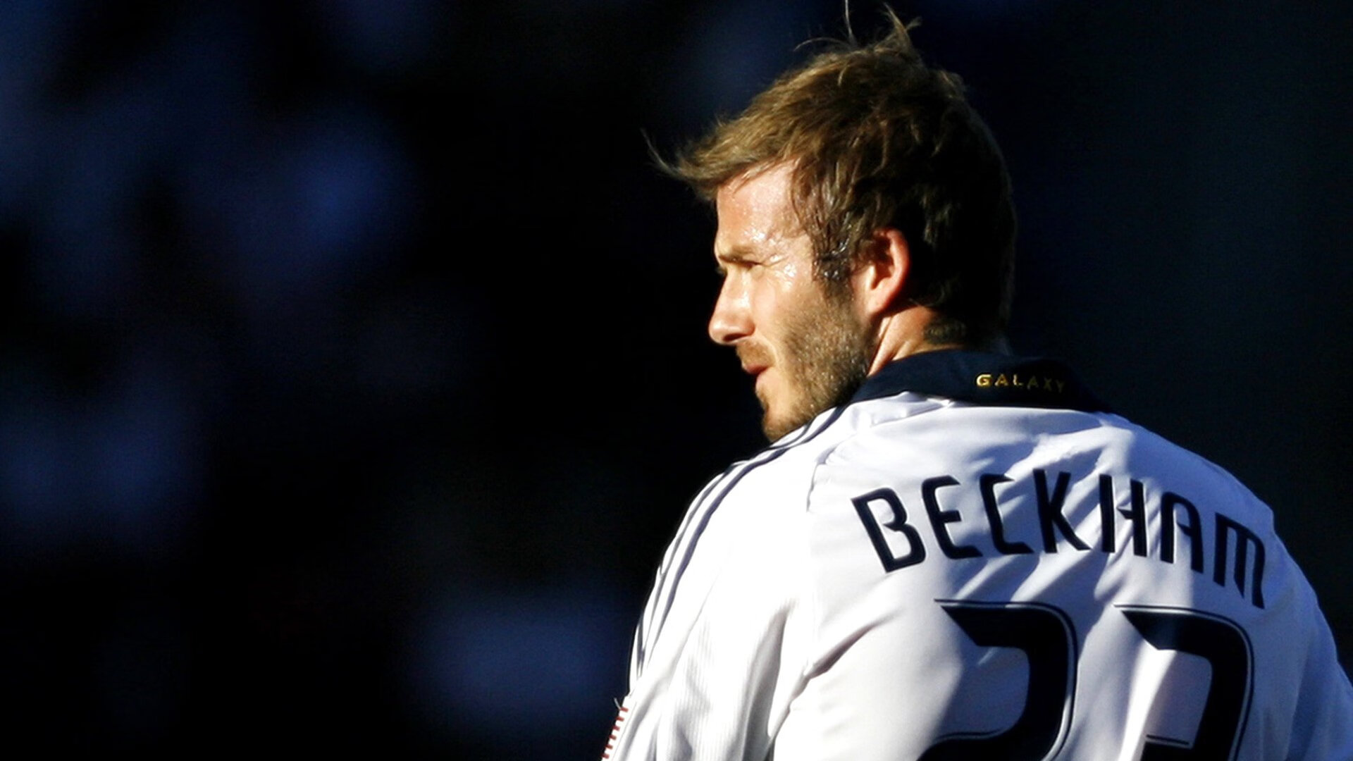 星空app官网下载-防守反击：现代足球的制胜法宝，足球中的防守战术